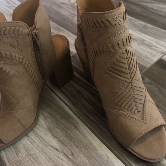 SOLD ON OFFER UP Open-toe ankle booties - Picture 3 of 8